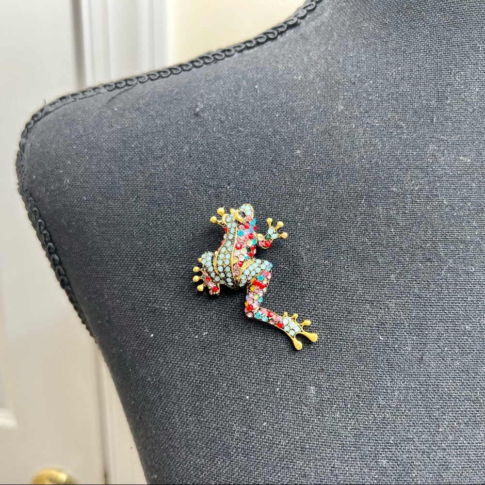 Unique Frog Rhinestone Brooch - Picture 5 of 9